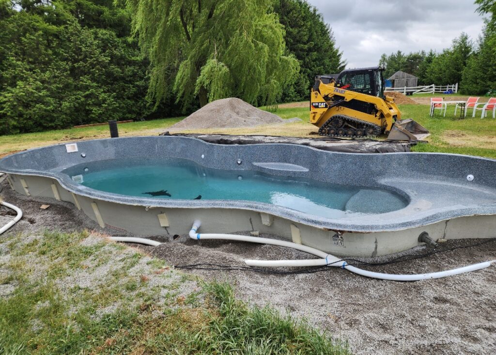 Fiberglass pool construction in Toronto, Ontario