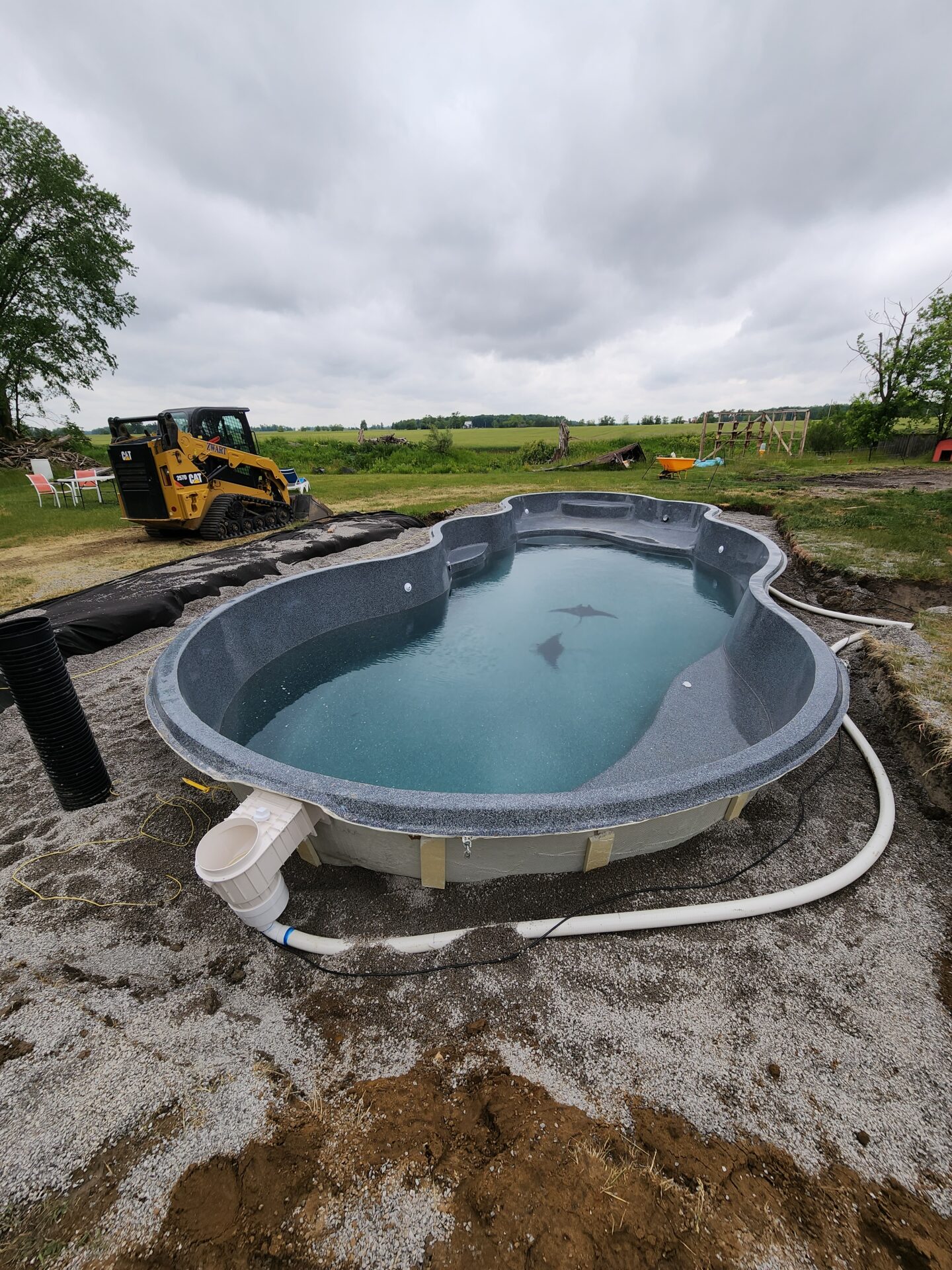 Ontario provider of pool cleaning and pool construction, including installation and demolition