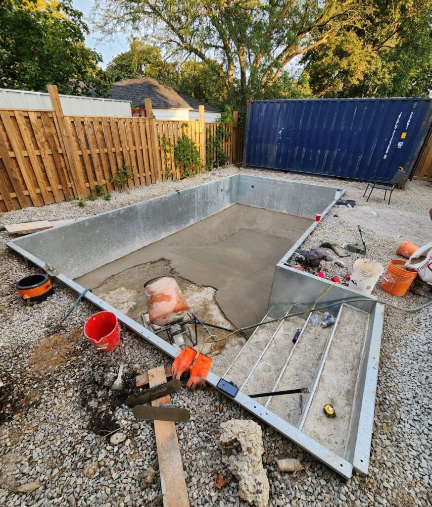 Toronto pool construction: Swimming pool & spa removal services